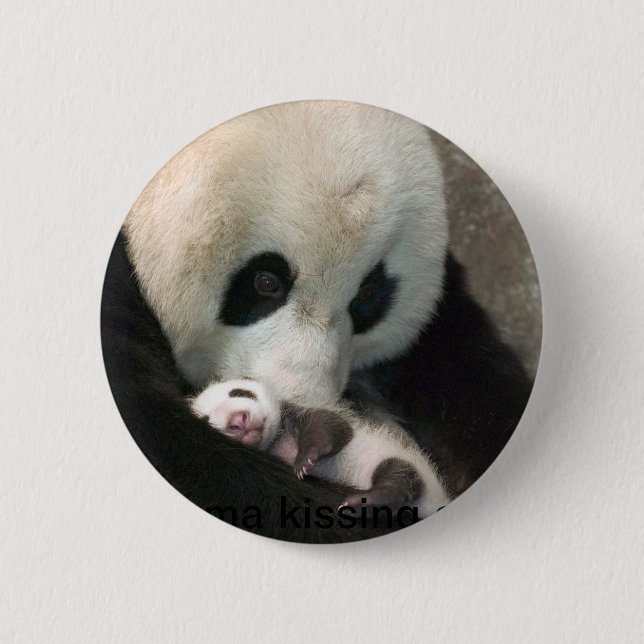 Panda kissing cub button (Vorderseite)