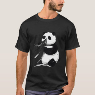 Panda putzt sich die Nase auf Mamas Tisch T-Shirt