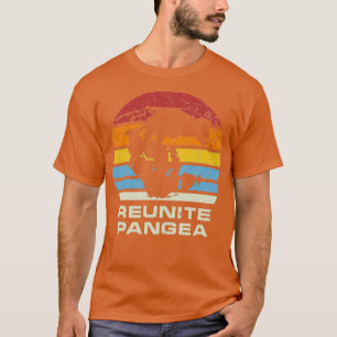Pangea im Retro-Sonnenaufgang-Stil wiedervereinige T-Shirt