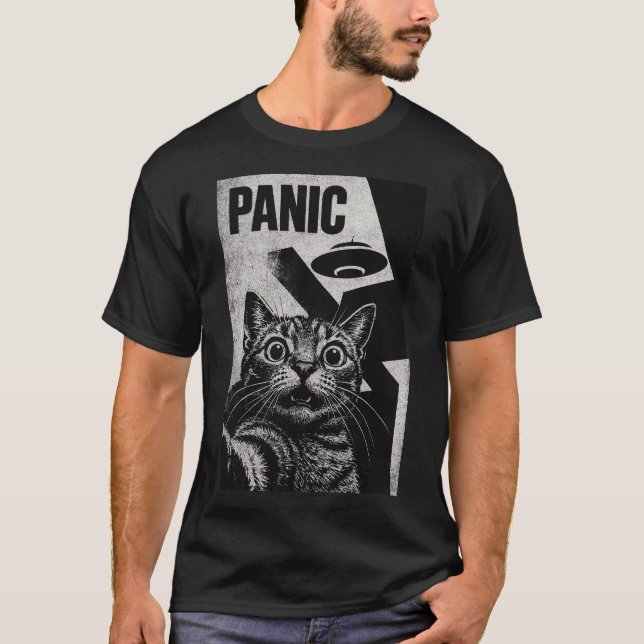 "Panic" Terrified Cat & UFO Sci-Fi Art Print T-Shirt (Vorderseite)
