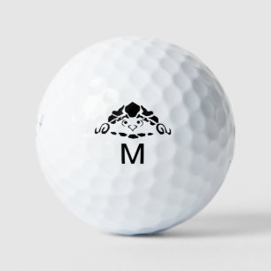 Panikschildkröte versteckt sich in seiner Muschel Golfball
