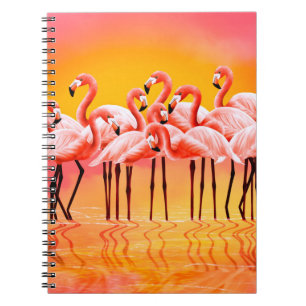 Panorama der rosa Flamingos auf einem hellrosa Hin Notizblock