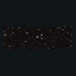 Panorama mit mehrwellenlangen Galaxien | Hubble & Poster<br><div class="desc">Dies ist ein Panoramablick auf ein mehrwelleniges Bild, das drei Farben aus Hubble (Ultraviolett/sichtbares Licht) und acht Farben aus dem JWST (Near-Infrared) kombiniert. Dieses Panorama besteht aus hunderten von entfernten Galaxien mit nicht so vielen Sternen (Lichtpunkte mit Beugungsspitzen). Die entferntesten und schwächsten Objekte im Bild sind etwa 1 Milliarde Mal...</div>