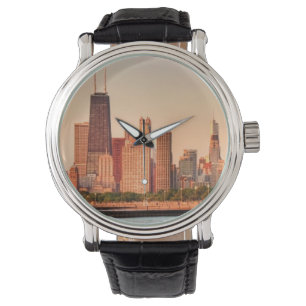 Panorama von Chicago-Skylinen am Sonnenaufgang Armbanduhr