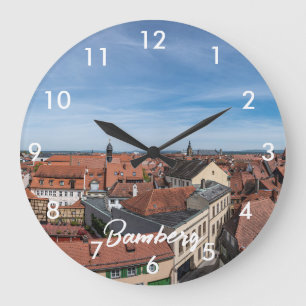 Panoramaaussicht auf die Altstadt von oben in Bamb Große Wanduhr