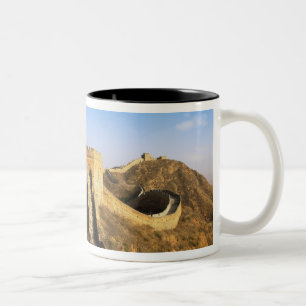 Panoramablick auf die Chinesische Mauer, China 2 Zweifarbige Tasse