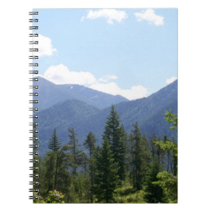 Panoramablick auf Wald und Berge in Montana Notizblock