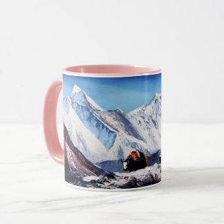 Panoramasicht auf das Camp Everest Mountain Tasse