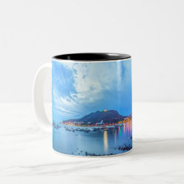 Panoramasicht auf das Meer, Vung Tau, Vietnam Zweifarbige Tasse