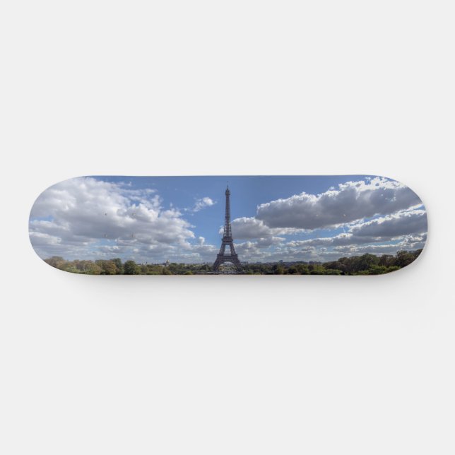 Panoramasicht auf den Eiffelturm von Trocadero aus Skateboard (Horizontal)