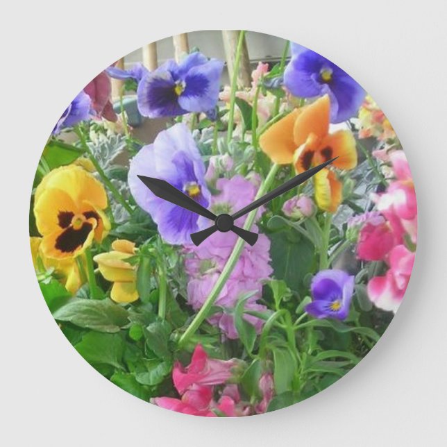 Panoramic Pansies Wall Clock Große Wanduhr (Vorderseite)