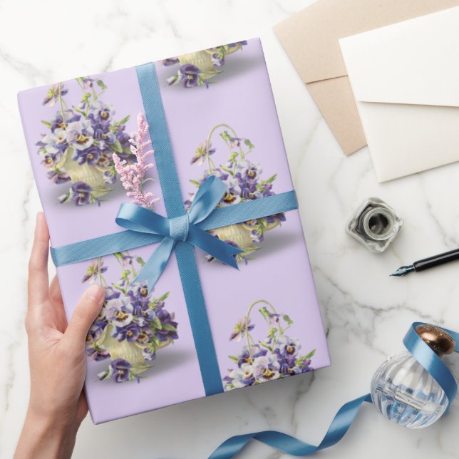 Pansy Basket auf Lila Geschenkpapier (Schenken)