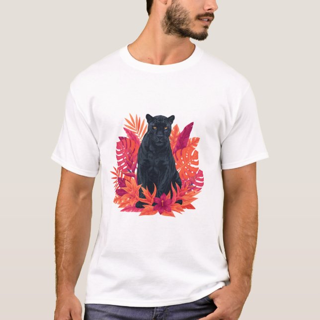 Panther among tropical foliage in warm colors T-Shirt (Vorderseite)