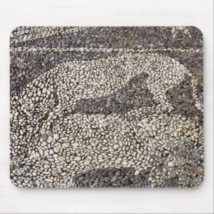 Panther, der einen Stier in Angriff nimmt Mousepad