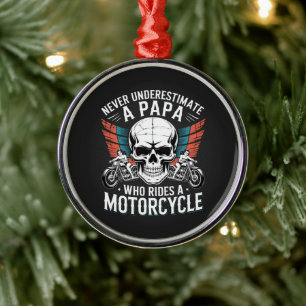 Papa Biker, der ein Motorrad fährt Ornament Aus Metall