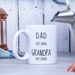 Papa et nouveau grand-père EST 20XX Mug
