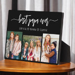 Papa Grandpa Großkinder Fotoplatte<br><div class="desc">Capture die Liebe zwischen Papa und seinen Enkelkindern mit unserem Großvater Großkinder Foto Collage Plaque. Diese personalisierte Gedenktafel beherbergt eine herzerwärmende Collage aus Foto, in der wunderbar die von Papa und seinen geliebten Enkelkindern geteilten wertvollen Momente präsentiert werden. Um die Fotos herum ist der beliebte Titel "Poppy", der dem Design...</div>
