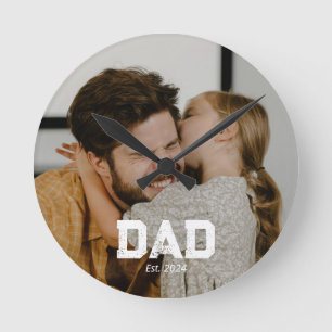 Papa hat modernes weißes fettes Foto eingerichtet Runde Wanduhr