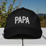 Papa Simple Trendy Moderne Typografie Custom Bestickte Baseballkappe<br><div class="desc">Papa Simple Trendy Moderne Typografie Custom Sticked Baseball Cap bietet den einfachen modernen bestickten Text "Papa". Perfekt als Geschenk für Papa zum Vatertag,  Weihnachten,  Geburtstag und vieles mehr. Erstellt von Evco Studio www.zazzle.com/store/evcostudio</div>
