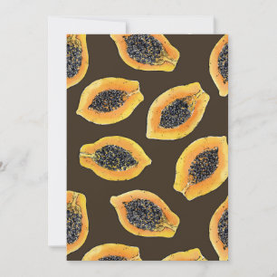 Papaya-Scheiben auf dunkelbraun
