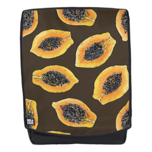Papaya-Scheiben auf dunkelbraun Rucksack