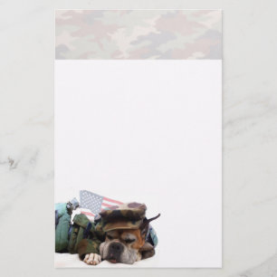 Papeterie Chien militaire de boxeur stationnaire