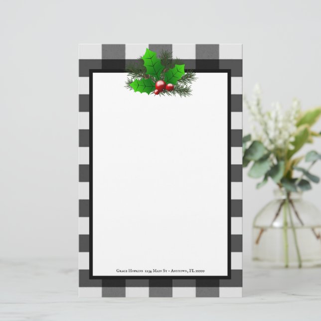 Papeterie Noël Holly Buffalo Plaid Papier personnalisé (Debout devant)