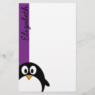 Papeterie pourpre mignon de pingouin de bande dessinée
