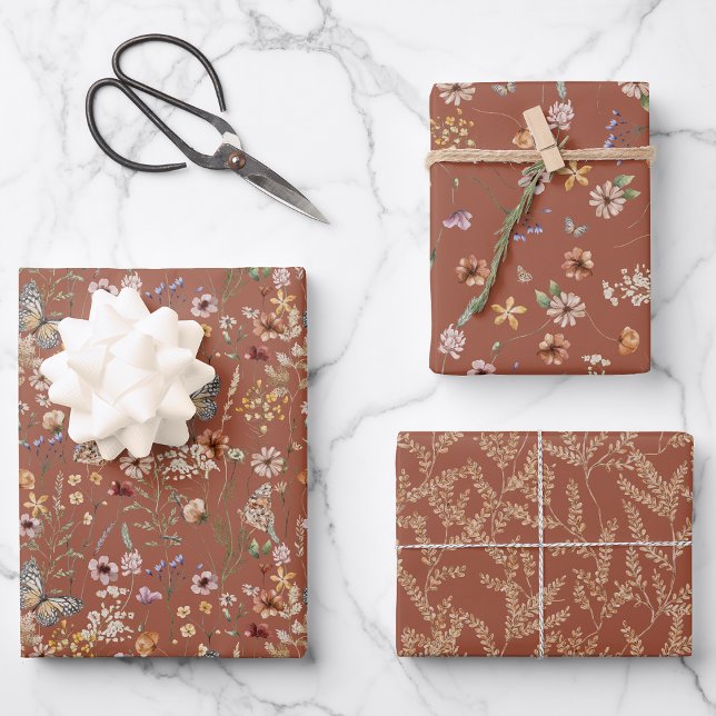 Papier à enveloppement floral en terre cuite (Terracotta Floral Boho Wrapping Paper by Painted Paperie
)