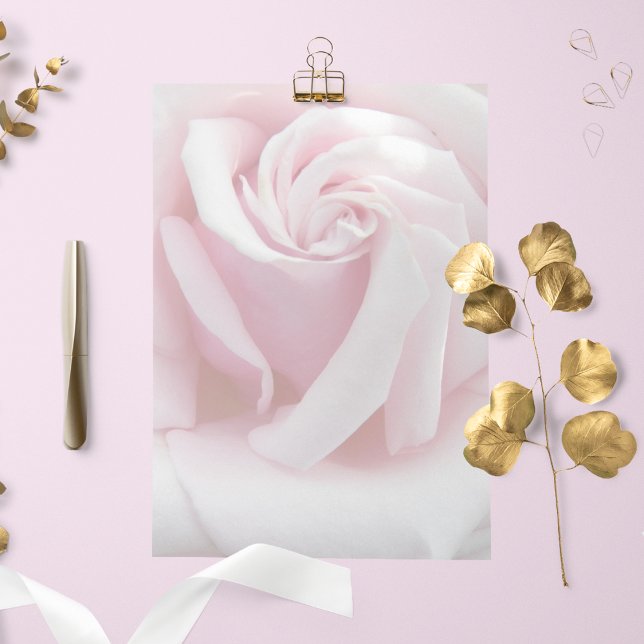 Papier à papier à papier à papier à lettres rose é (In Situ)