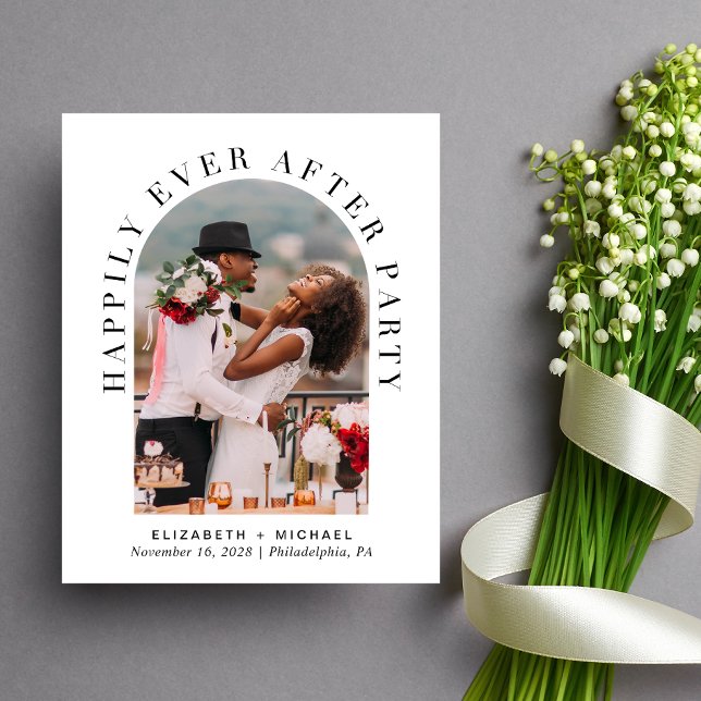 Papier Arch Photo QR Code Mariage Réception Invitation (Celebrate your love story with an invitation showcasing your favorite photo in an elegant arch frame)