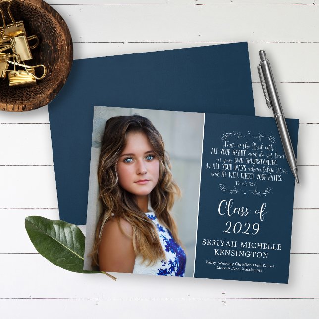 Papier Budget Christian Bible Verse Graduation Photo (Créateur téléchargé)