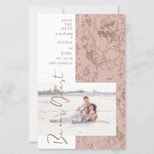 Papier Budget Moderne Rose Gold Be Our Guest Photo Couple (Devant)