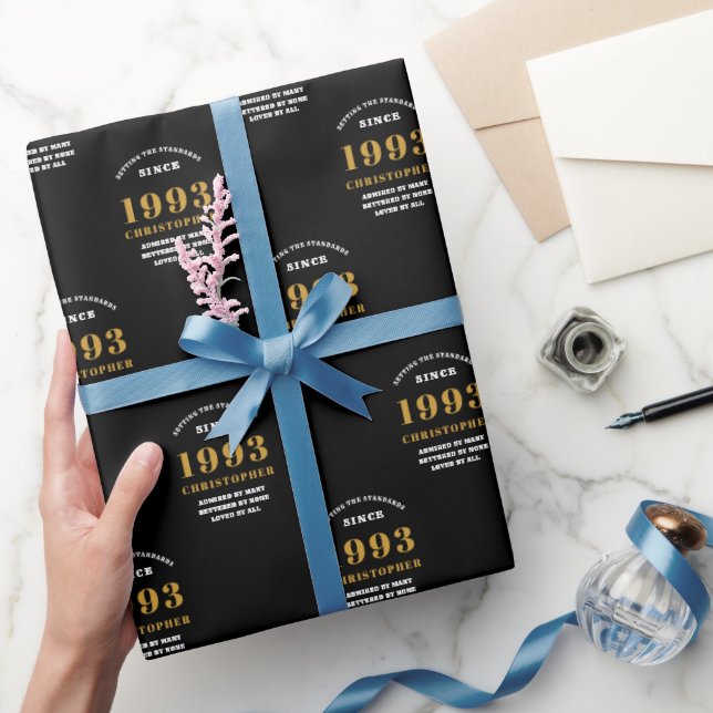 Papier Cadeau 30th Birthday 1993 Black Gold Ajouter un nom (Cadeaux)