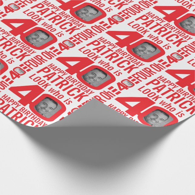 Papier Cadeau 40e anniversaire rouge blanc look 40 nom photo per (Coin)