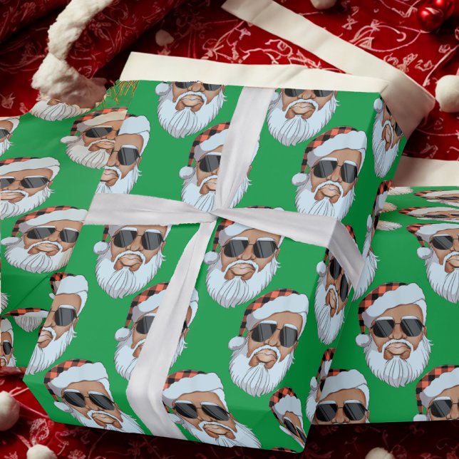 Papier Cadeau Afrique Américaine Père Noël Face Vert cadeau de N (Créateur téléchargé)