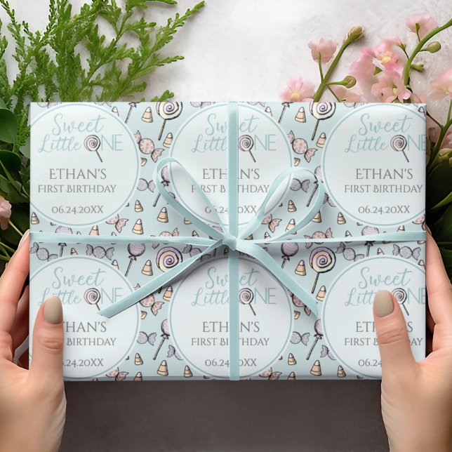 Papier Cadeau Bébé Bleu Premier Anniversaire Bonbons Thème (Sweet Little One Babys First Birthday Blue Candy Theme Gift Wrap. Cute Hand Drawn Candies Lollipops)