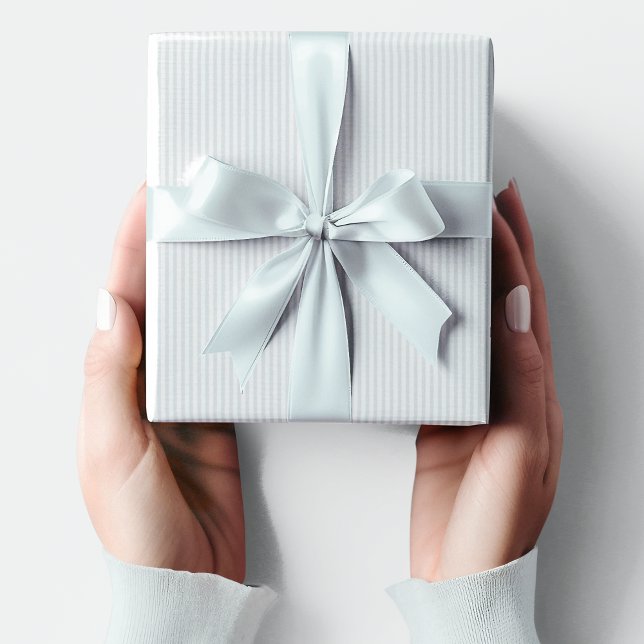 Papier Cadeau Bébé doux Baby shower rayé bleu et blanc (Elegant Baby Blue and White Pinstriped Gift Wrap for Baby Shower. Cute Pastel Blue & White Stripes)