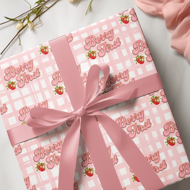 Papier Cadeau Berry 1er Anniversaire Rose Blancs fraise (Créateur téléchargé)