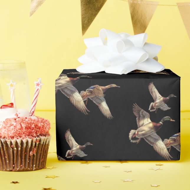 Papier Cadeau Canards Majards Volant Sur Noir (Fête d'anniversaire)