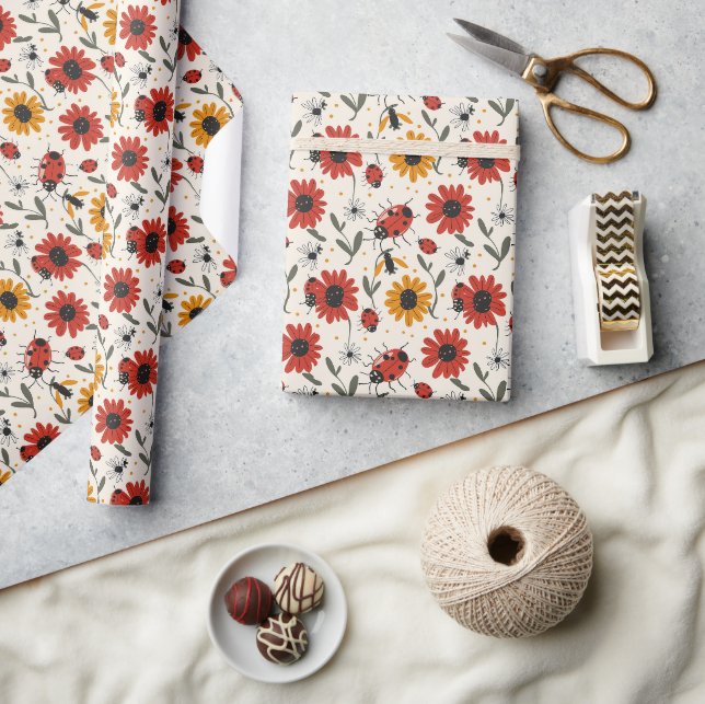 Papier Cadeau Conception de Ladybug (Artisanat)