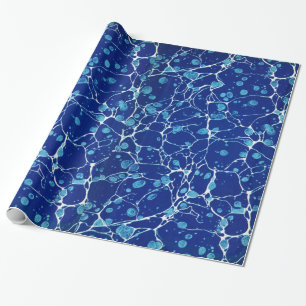 Papier Cadeau Cru repéré par bleu marbrant avec les rivières