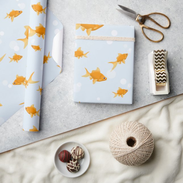 Papier Cadeau Cute poisson d'or nager dans l'eau (Artisanat)