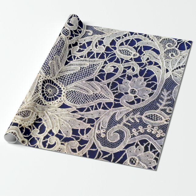 Papier Cadeau Dentelle Antique Fleurie Blanche Élégante sur Fond (Déroulé)