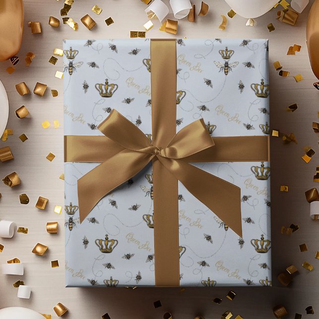 Papier Cadeau Elégant bleu bourdonnant Royal Queen Bee & Gold Cr (Chic Pale Blue Buzzing Queen Bees and Royal Crowns with the Gold Hand-Written Text, "Queen Bee". 
)