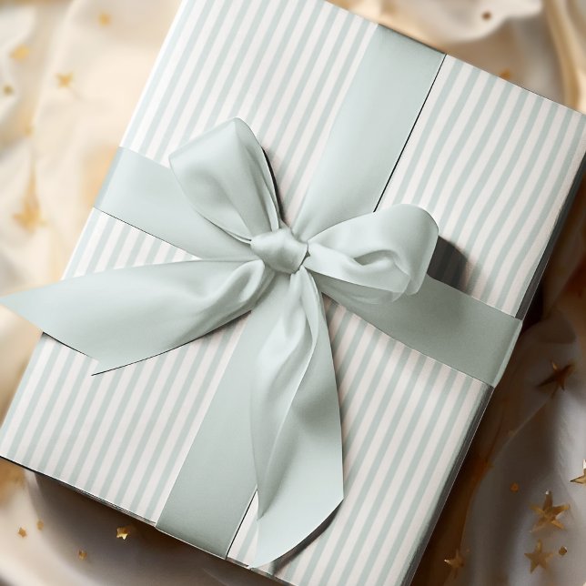 Papier Cadeau Elégant Pastel Bleu et Blancs Minces (Elegant Striped Wrapping in Pastel Blue & White. Chic & Timeless. For All Occasions and  All Ages.)