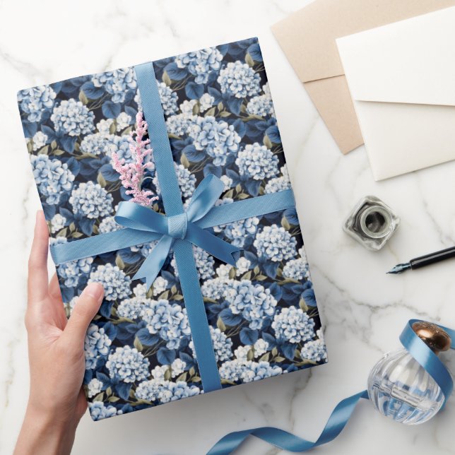 Papier Cadeau Élégantes fleurs d'Hydrangée bleue carrelée (Cadeaux)