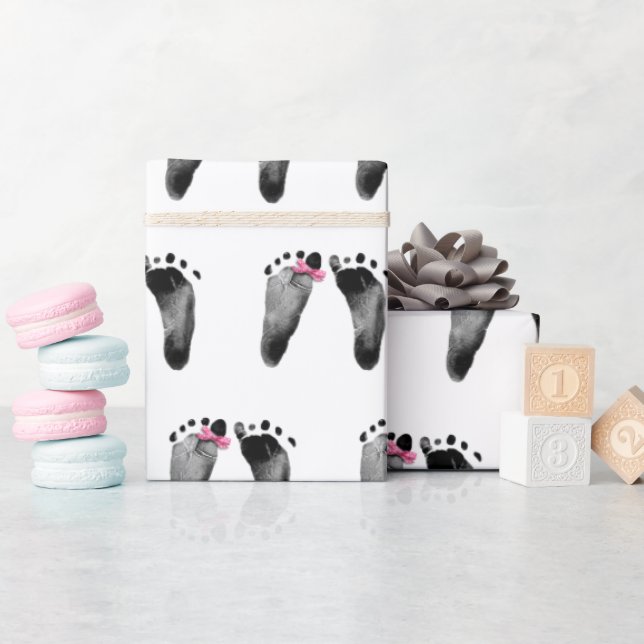 Papier Cadeau Empreintes Fille Bébé Avec Bow Rose (Baby Shower)
