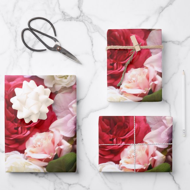 Papier cadeau floral avec roses rouges, 3 feuilles (Recto)