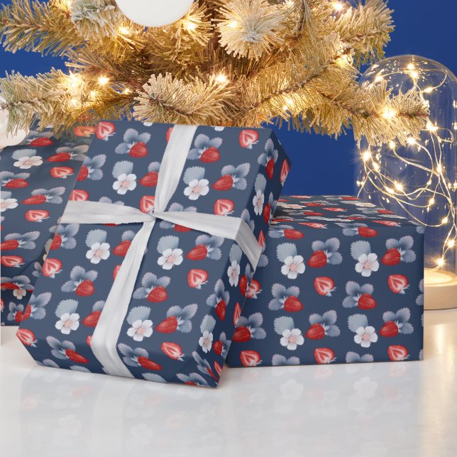 Papier Cadeau Fraises, Fleurs, Feuilles Sur Bleu Foncé (Vacances)